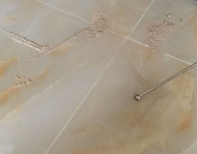 青龙瓷砖空鼓维修公司分享粘合剂选择不当在瓷砖铺贴过程中可能导致以下问题